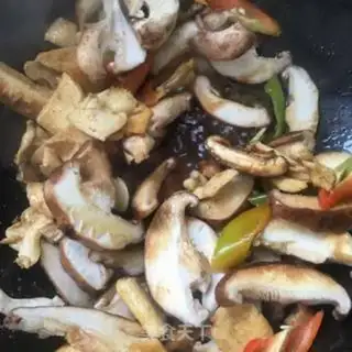 Make Pepper fried mushrooms step 3