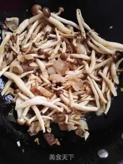 Make Five flowers for the mushrooms step 7
