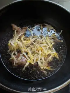 Make Pig hoofs and yellow flowers step 5