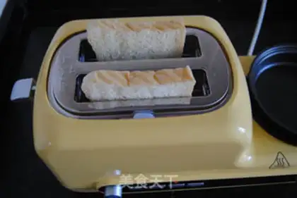 Make Delicious breakfast sandwich step 0