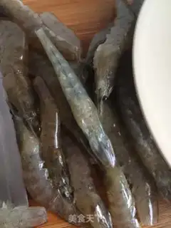Make A garlic fan with a shrimp back step 0