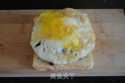 Make Delicious breakfast sandwich step 8