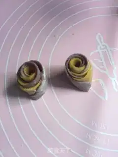 Make Three-coloured steam cake step 12