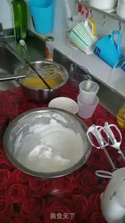 Make Eight inches of cream cake step 1