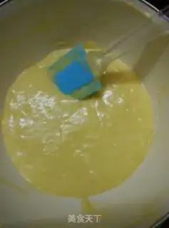 Make Ten inches of fruit twirling cake step 1