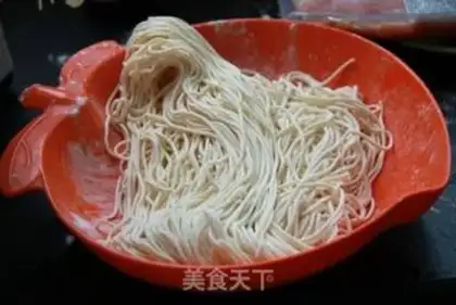 Make Soy sauce bacon noodles step 2