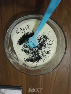 Make Black sesame ricin cake step 11