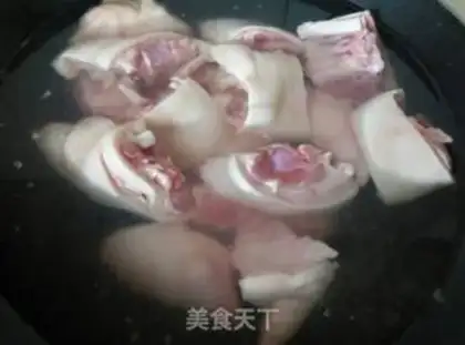 Make Red burning pig hoof step 0