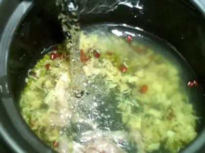 Make Red and green bean scrawny soup step 5
