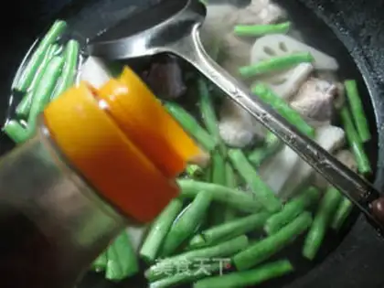 Make Bean Lotus cooks ribs step 4