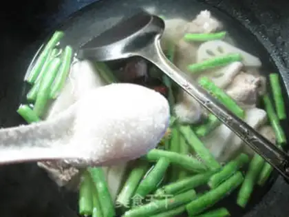 Make Bean Lotus cooks ribs step 6