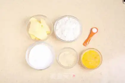 Make French cheese cranberry mooncake step 0