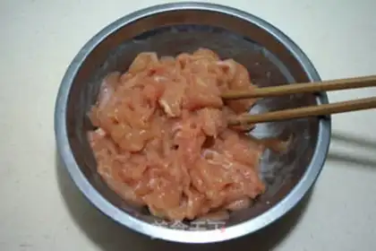 Make Pepper chicken willows step 1