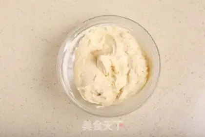 Make French cheese cranberry mooncake step 4