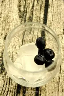 Make Blueberry ice cocktails step 1