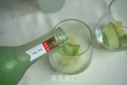 Make Kang Guang Qi drink cocktails step 1