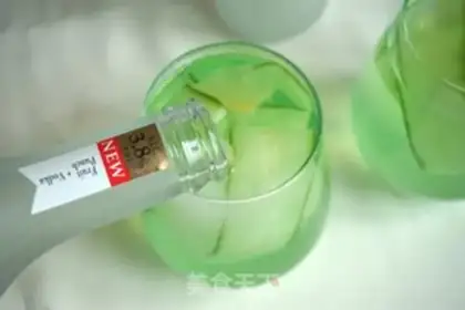 Make Kang Guang Qi drink cocktails step 2