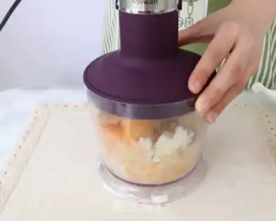 Make Yogurt and fruit ice cream step 4
