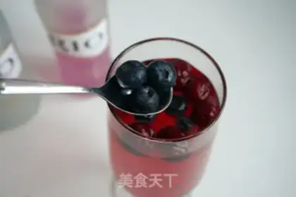 Make Doubleberry cocktails step 3