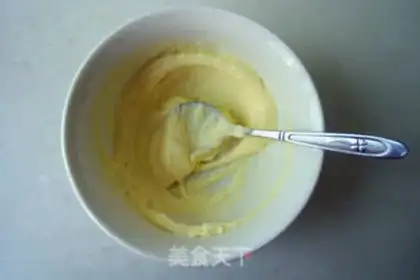 Make Little turtle coconut bun step 1