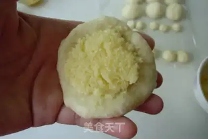 Make Little turtle coconut bun step 5