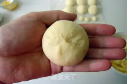 Make Little turtle coconut bun step 6
