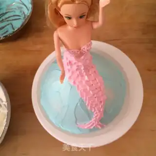 Make Mermaid cake step 20