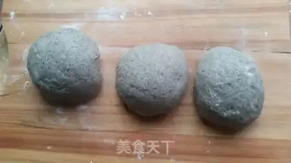 Make Black sesame toast step 4