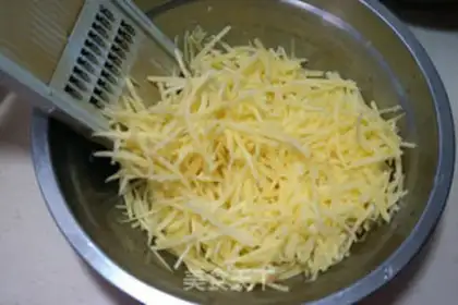 Make Spicy potatoes step 1