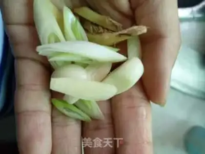 Make Garlic pretzels and acne step 1