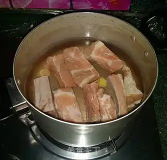 Make Sour sauerkraut ribs step 1