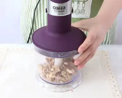 Make Baby eats walnut powder step 2