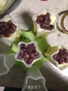 Make Milk red bean popsicles step 10