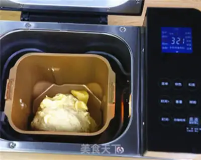 Make The soufflé toast thing step 4
