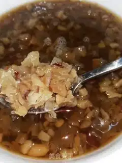 Make Silver gill and red date soup step 4