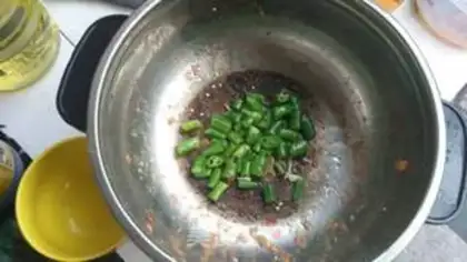 Make Spicy chicken crumbs step 5