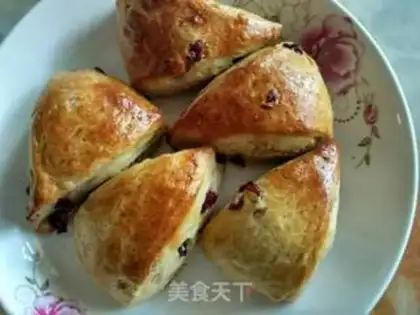 Make Red sugar cranberry scone step 2