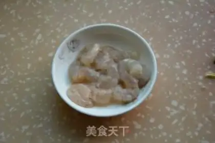 Make Lotus peas and shrimp step 1