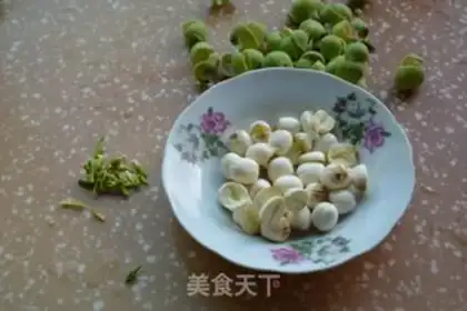 Make Lotus peas and shrimp step 2