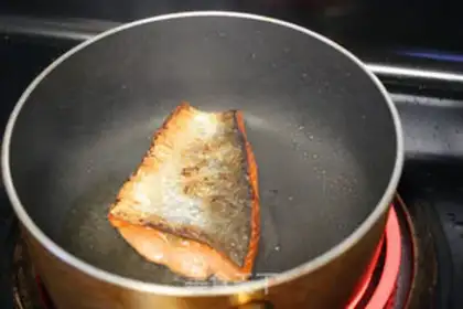 Make Salads and fragrance salmon step 11