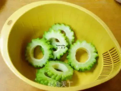 Make ♪ Suffering melons frying sun eggs ♪ step 1