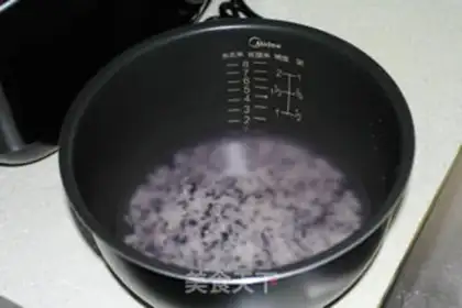 Make Shrimp pumpkin rice step 1