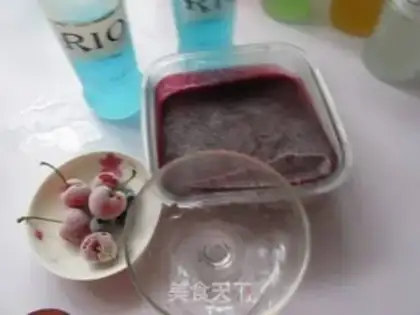 Make Blue sea cocktail step 1