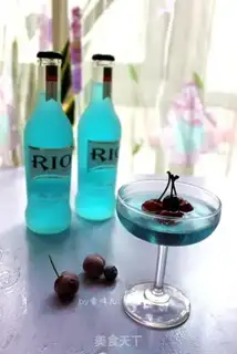 Make Blue sea cocktail step 4