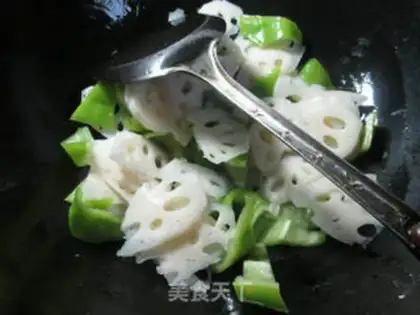 Make The peppers are fried step 2