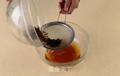 Make Homemade pearl milk tea step 7