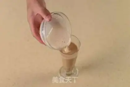 Make Homemade pearl milk tea step 13