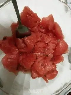 Make Watermelon popsicles step 1