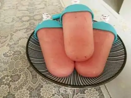 Make Watermelon popsicles step 5