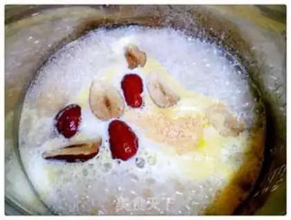 Make Red-tree walnut porridge step 4